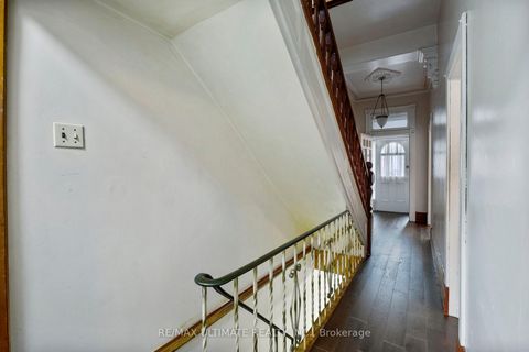 Photo 5 at 353 Dovercourt Road, Bellwoods, Toronto