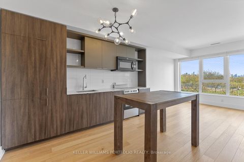 Photo 6 at 310 - 6 Parkwood Avenue, Forest Hill South, Toronto