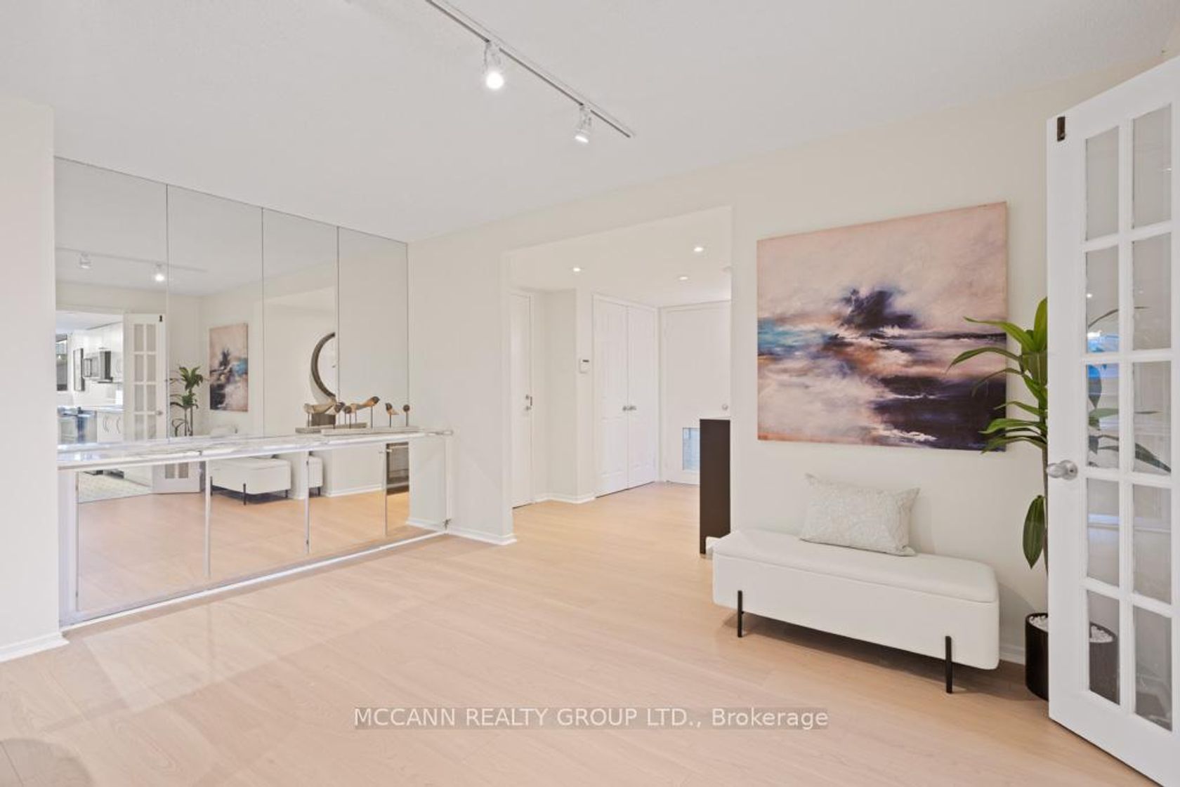 Photo 3 at 301 - 360 Bloor Street E, Moore Park, Toronto