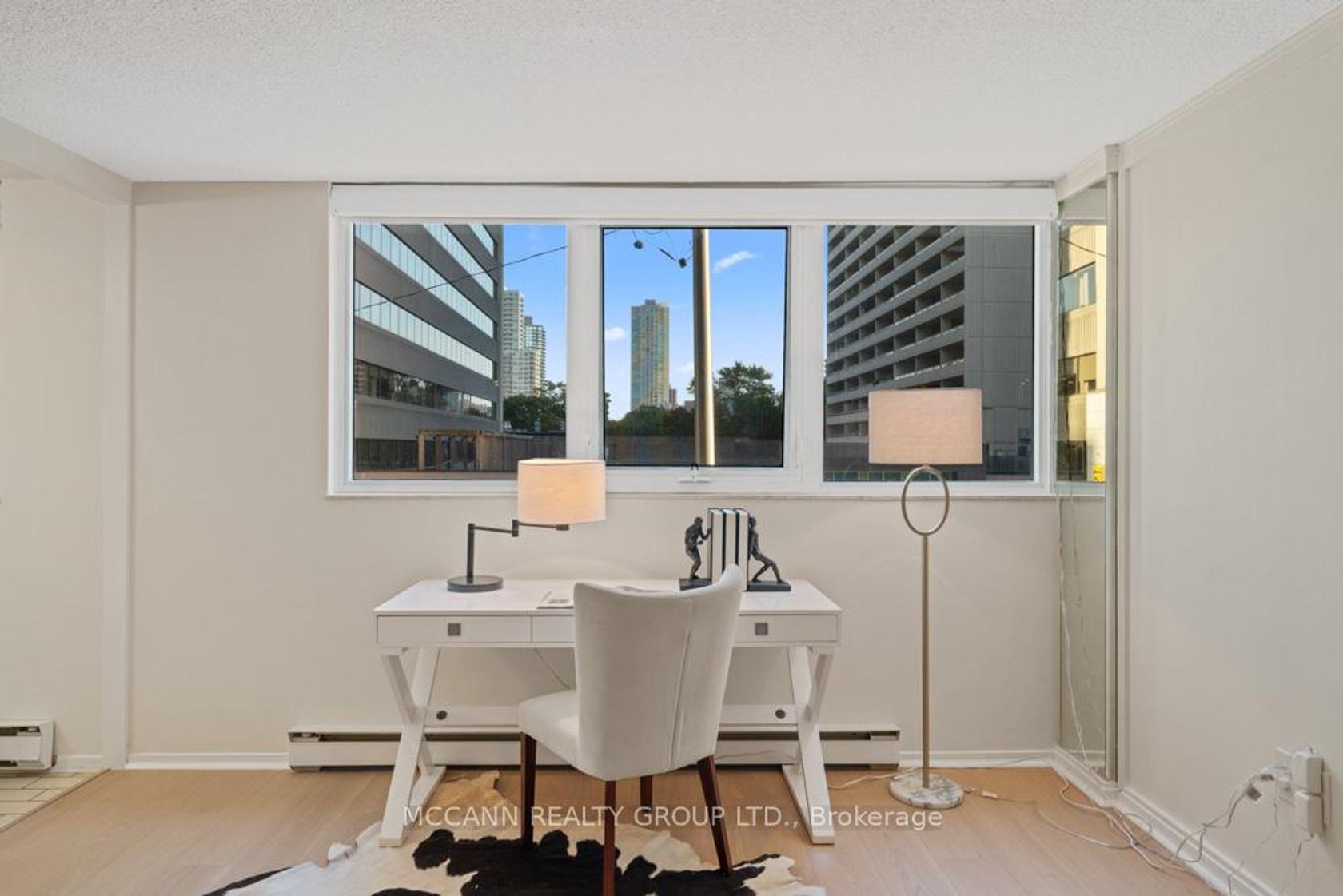 Photo 11 at 301 - 360 Bloor Street E, Moore Park, Toronto