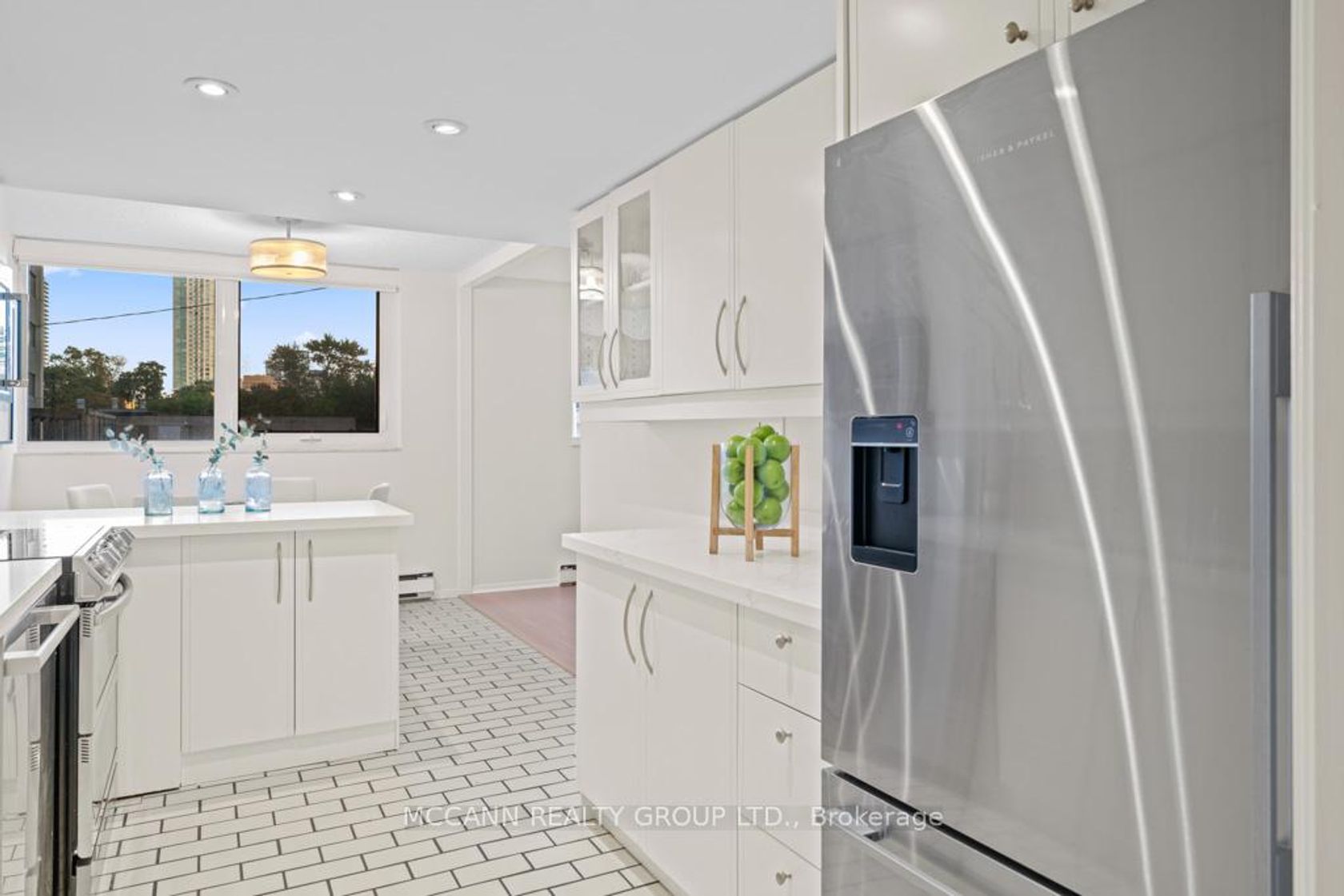 Photo 15 at 301 - 360 Bloor Street E, Moore Park, Toronto