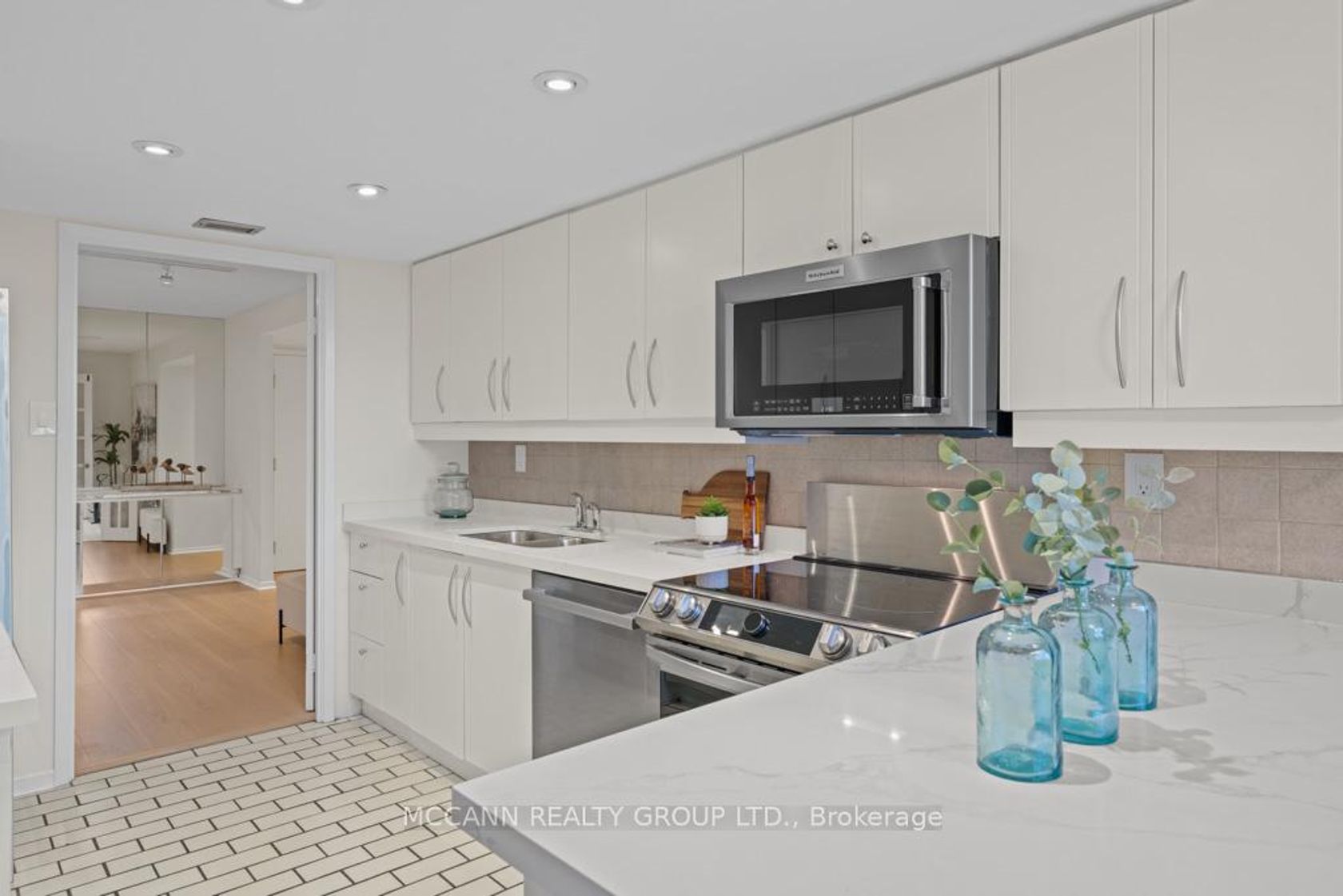 Photo 17 at 301 - 360 Bloor Street E, Moore Park, Toronto