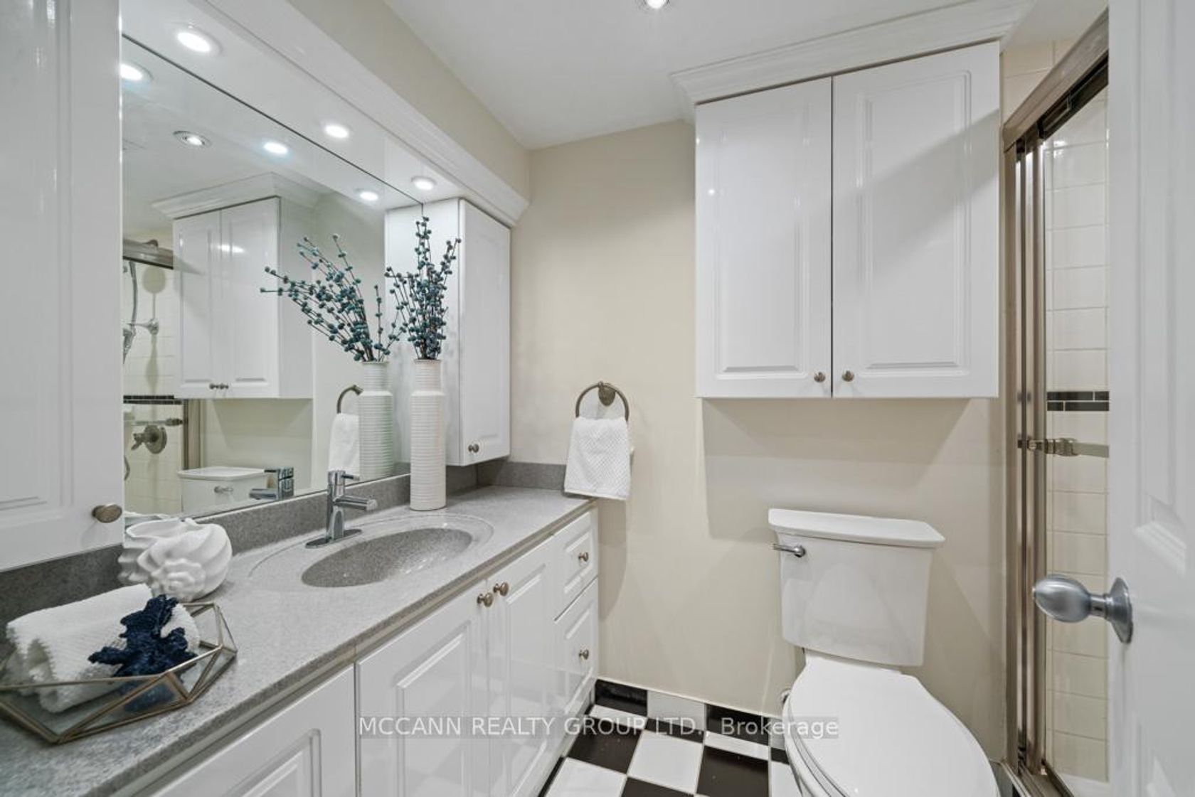 Photo 25 at 301 - 360 Bloor Street E, Moore Park, Toronto