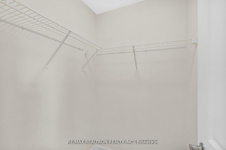 Photo 21 at 401 - 2550 Castlegate Crossing, Duffin Heights, Pickering