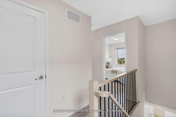 Photo 29 at 401 - 2550 Castlegate Crossing, Duffin Heights, Pickering