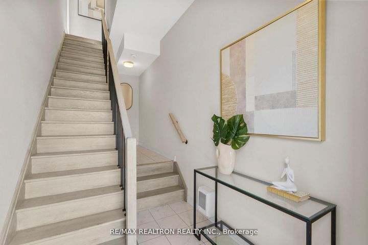 Photo 33 at 401 - 2550 Castlegate Crossing, Duffin Heights, Pickering