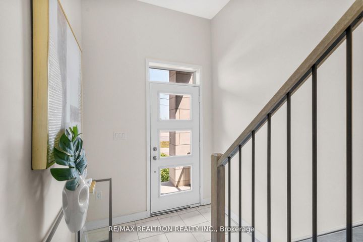 Photo 34 at 401 - 2550 Castlegate Crossing, Duffin Heights, Pickering