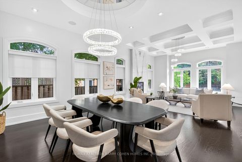 Photo 11 at 29 Junewood Crescent, Windfields, Toronto