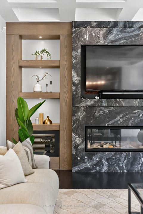 Photo 18 at 29 Junewood Crescent, Windfields, Toronto