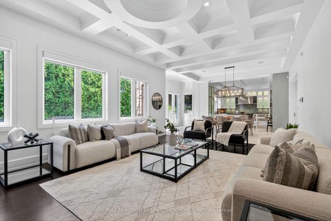 Photo 20 at 29 Junewood Crescent, Windfields, Toronto