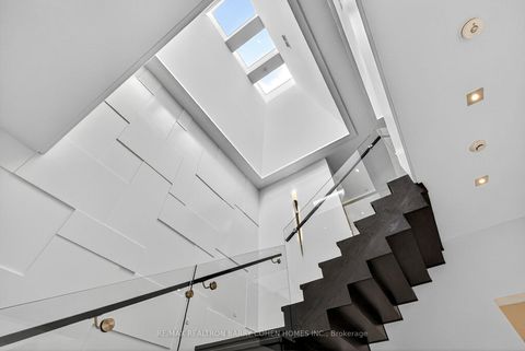 Photo 22 at 29 Junewood Crescent, Windfields, Toronto