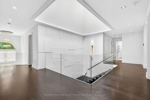 Photo 23 at 29 Junewood Crescent, Windfields, Toronto