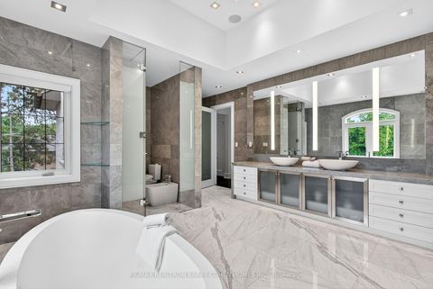 Photo 30 at 29 Junewood Crescent, Windfields, Toronto