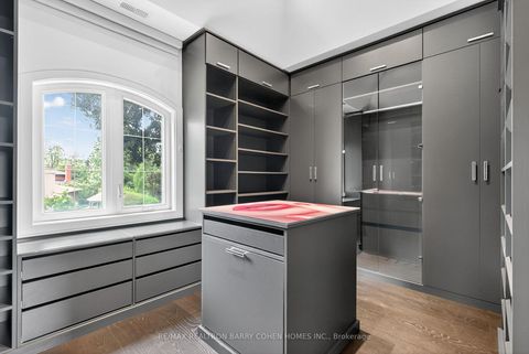 Photo 32 at 29 Junewood Crescent, Windfields, Toronto