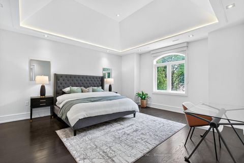 Photo 33 at 29 Junewood Crescent, Windfields, Toronto