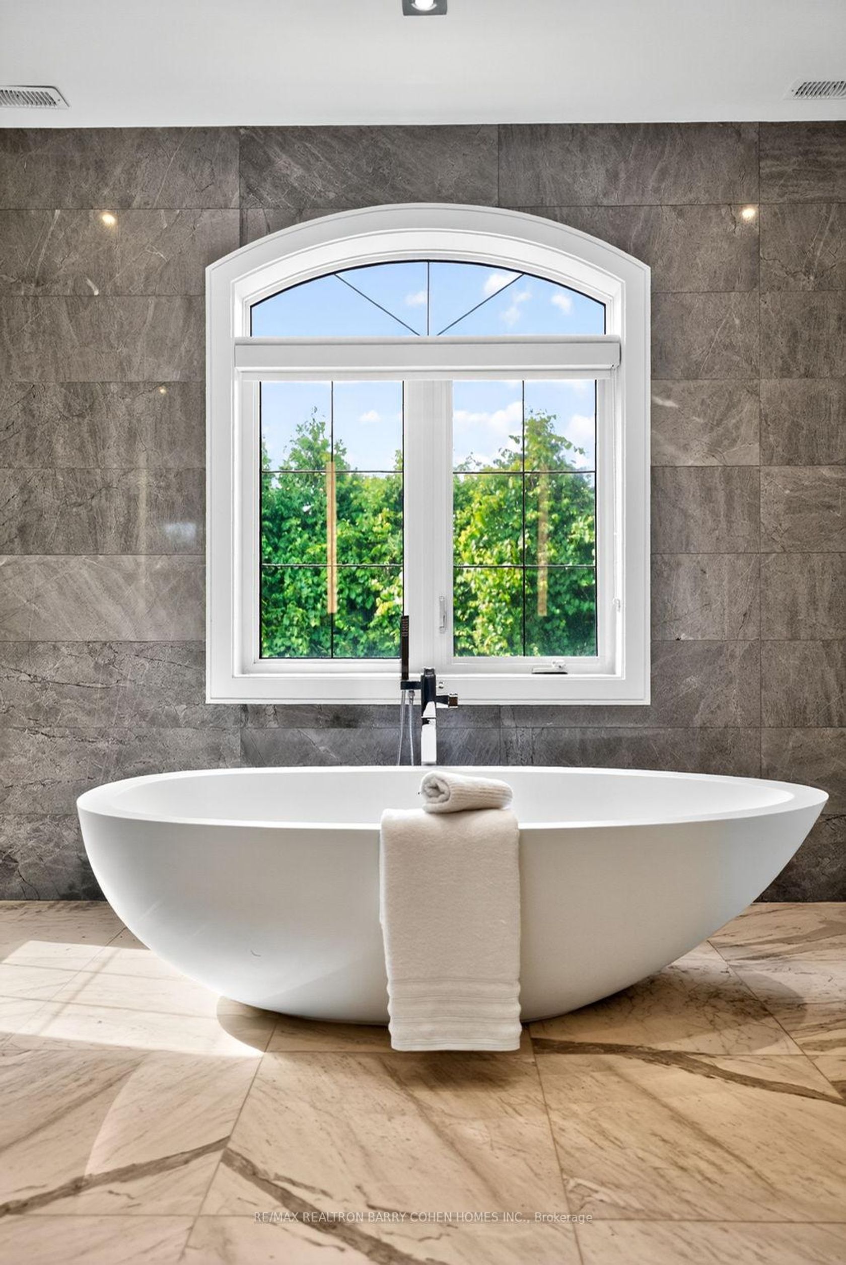 Photo 29 at 29 Junewood Crescent, Windfields, Toronto Photo 29 at 29 Junewood Crescent, Windfields, Toronto