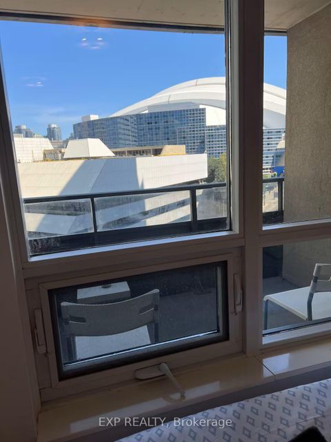 Photo 8 at 814 - 20 Blue Jays Way, Waterfront Communities C1, Toronto