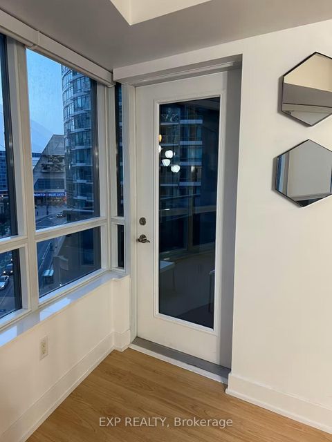 Photo 9 at 814 - 20 Blue Jays Way, Waterfront Communities C1, Toronto