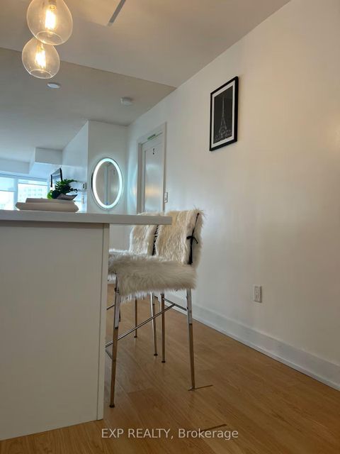 Photo 11 at 814 - 20 Blue Jays Way, Waterfront Communities C1, Toronto