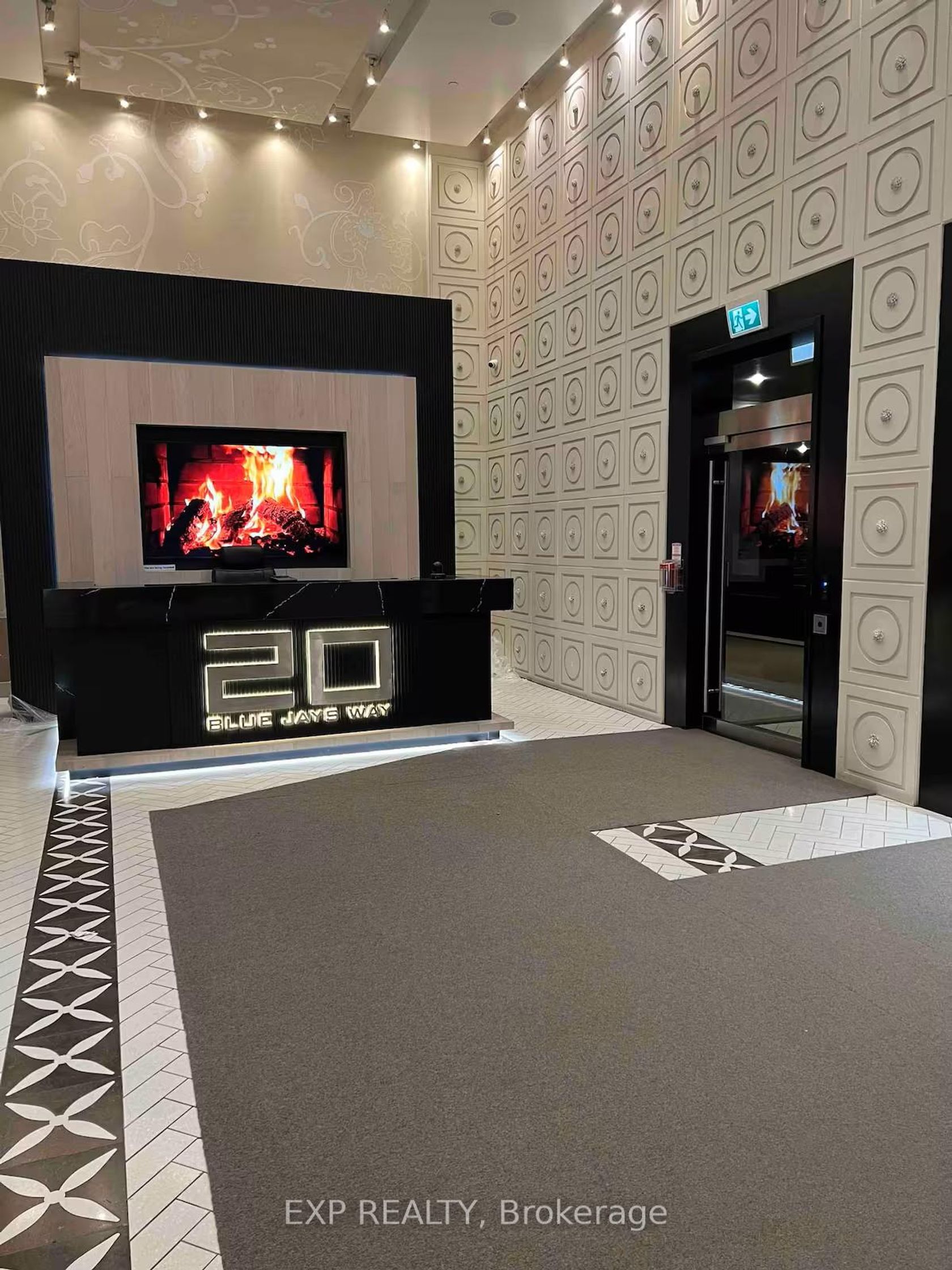 814 - 20 Blue Jays Way, Waterfront Communities C1, Toronto  by Loree Meneguzzi Real Estate 814 - 20 Blue Jays Way, Waterfront Communities C1, Toronto