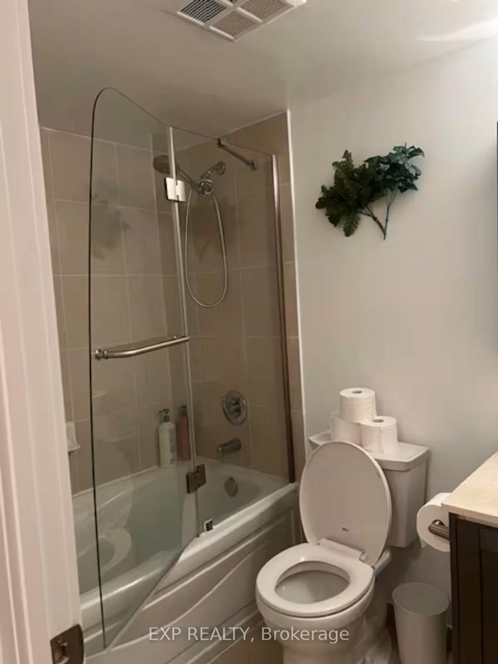 Photo 20 at 814 - 20 Blue Jays Way, Waterfront Communities C1, Toronto Photo 20 at 814 - 20 Blue Jays Way, Waterfront Communities C1, Toronto