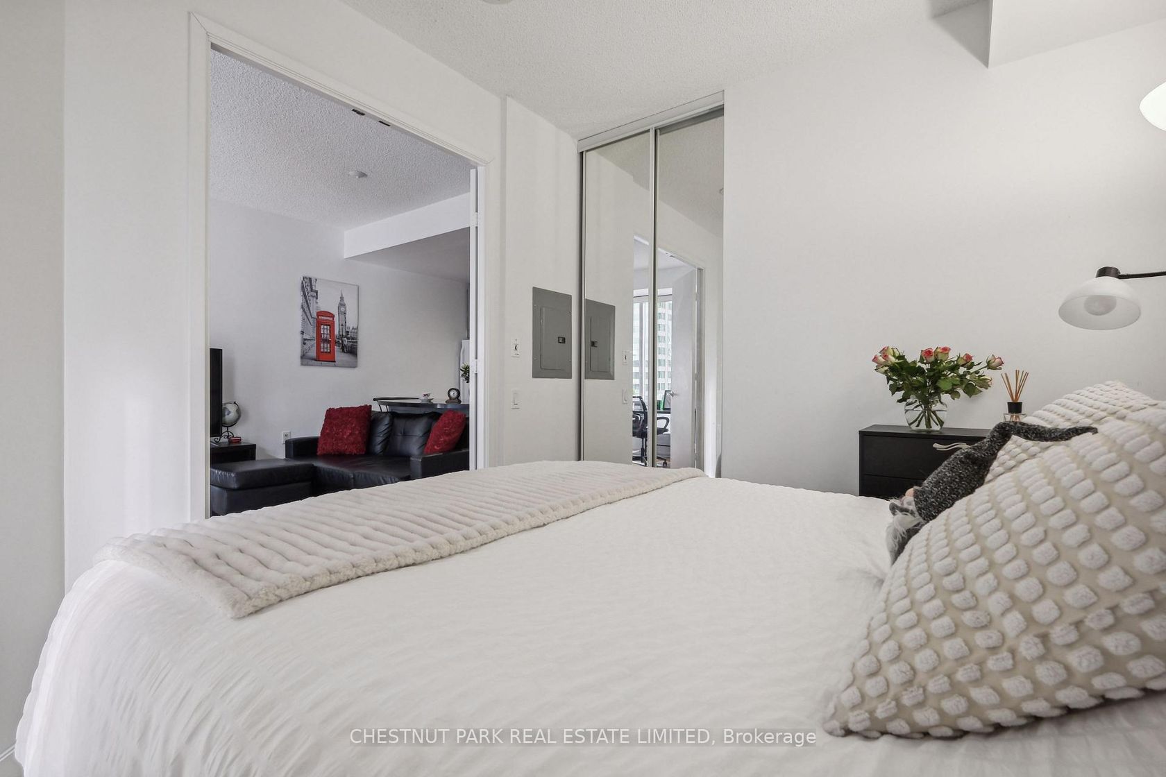 Photo 14 at 1014 - 85 Bloor Street E, Yonge Corridor, Toronto Photo 14 at 1014 - 85 Bloor Street E, Yonge Corridor, Toronto