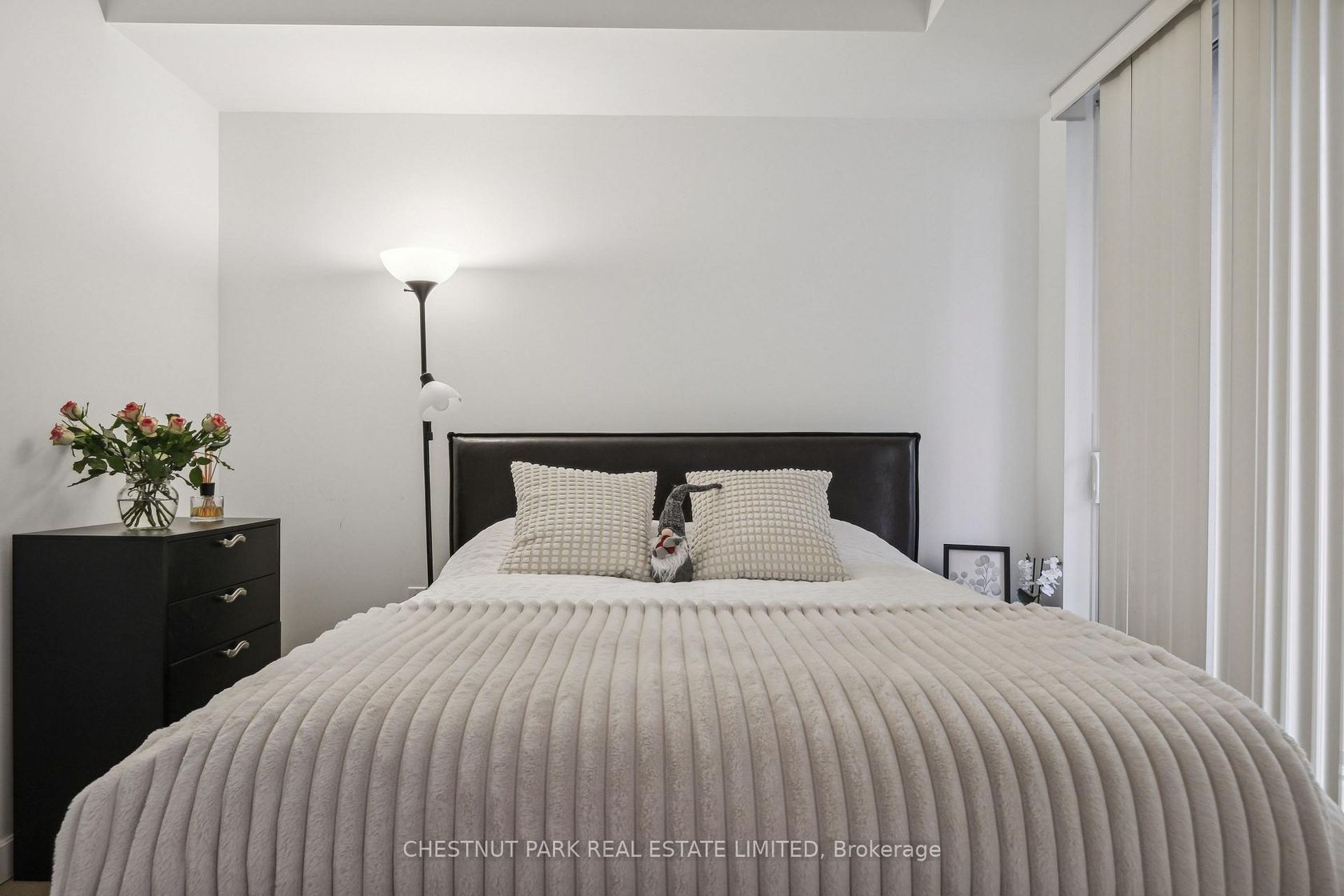 Photo 16 at 1014 - 85 Bloor Street E, Yonge Corridor, Toronto Photo 16 at 1014 - 85 Bloor Street E, Yonge Corridor, Toronto