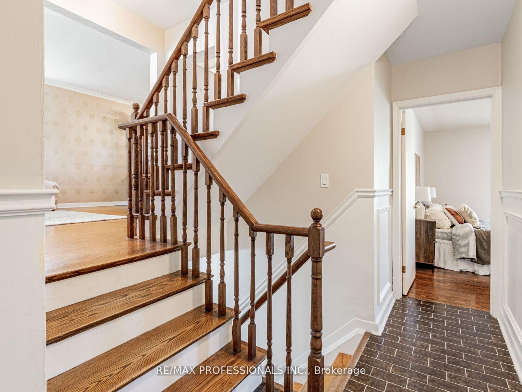 Photo 11 at 281 Jeffcoat Drive, Clairville, Toronto