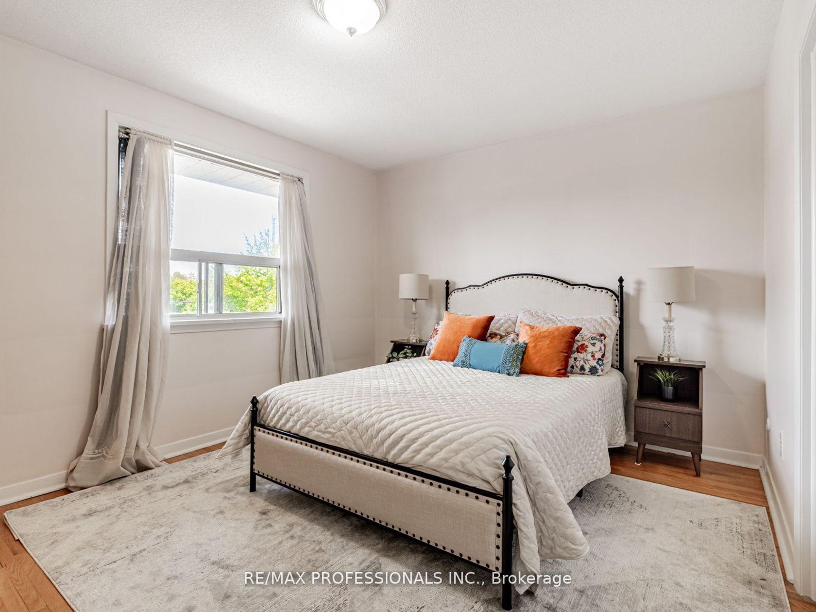 Photo 12 at 281 Jeffcoat Drive, Clairville, Toronto