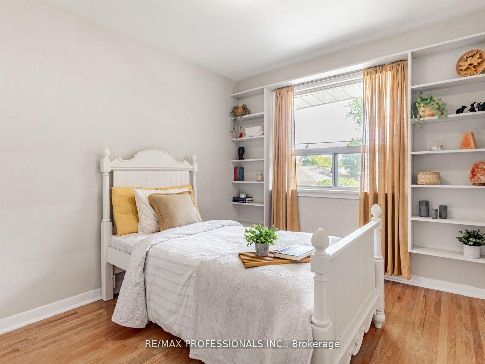 Photo 14 at 281 Jeffcoat Drive, Clairville, Toronto