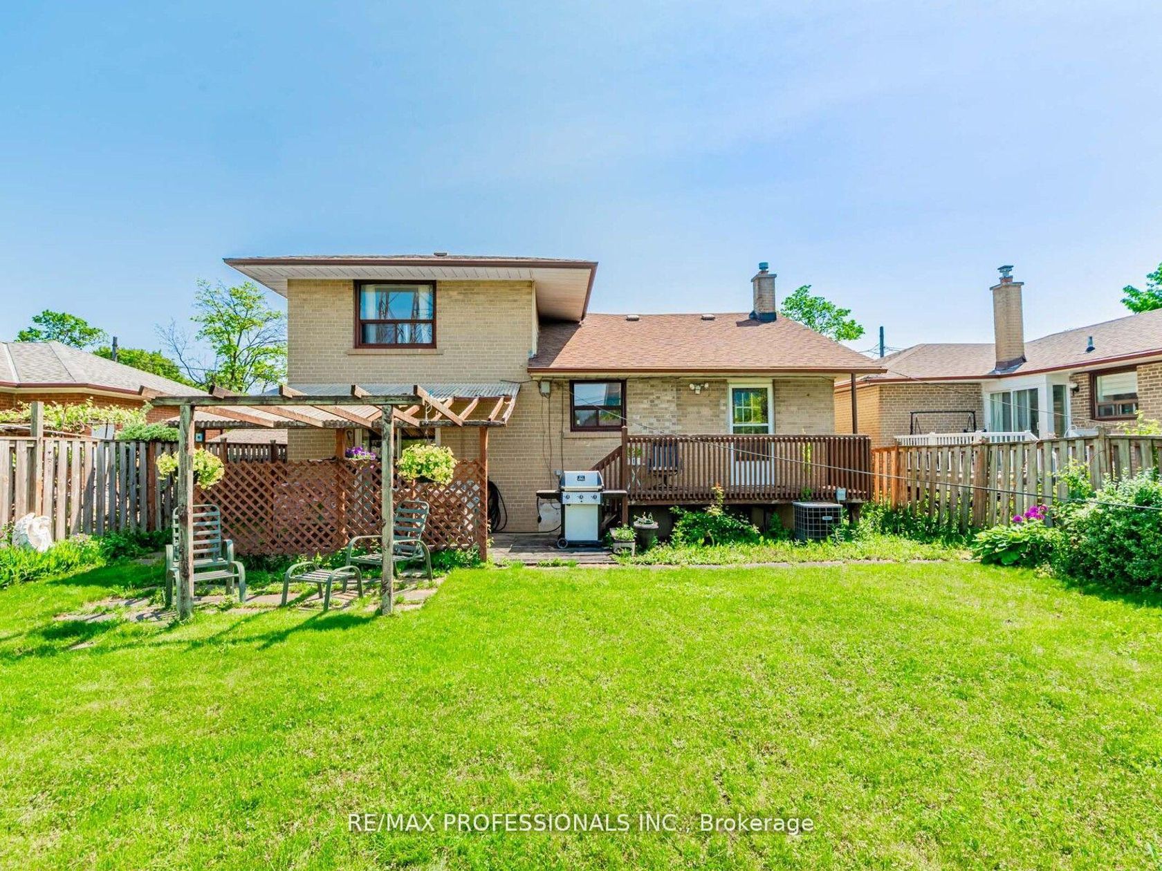 Photo 22 at 281 Jeffcoat Drive, Clairville, Toronto