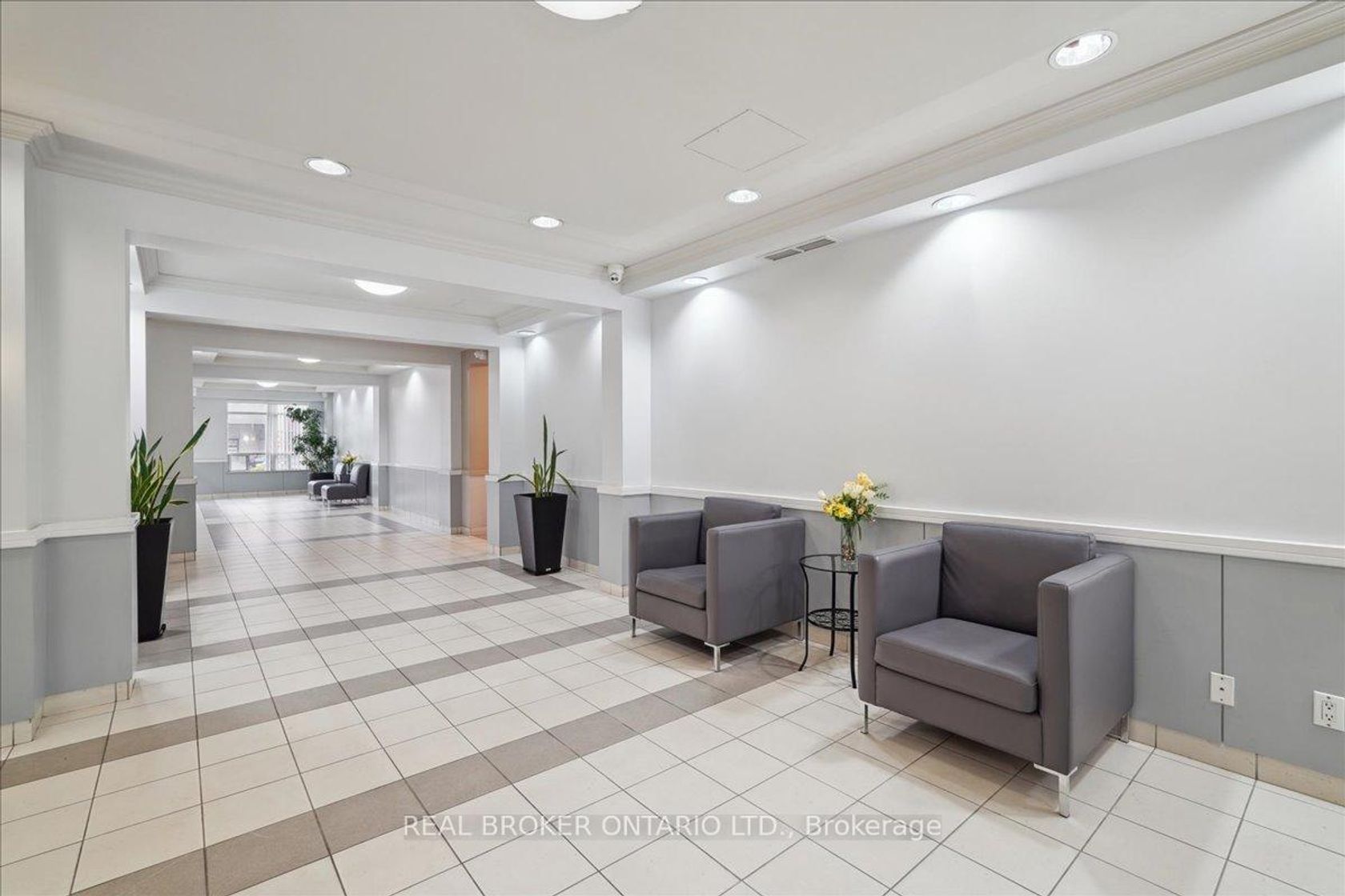 Photo 4 at 926 - 3650 Kingston Road, Scarborough Village, Toronto Photo 4 at 926 - 3650 Kingston Road, Scarborough Village, Toronto