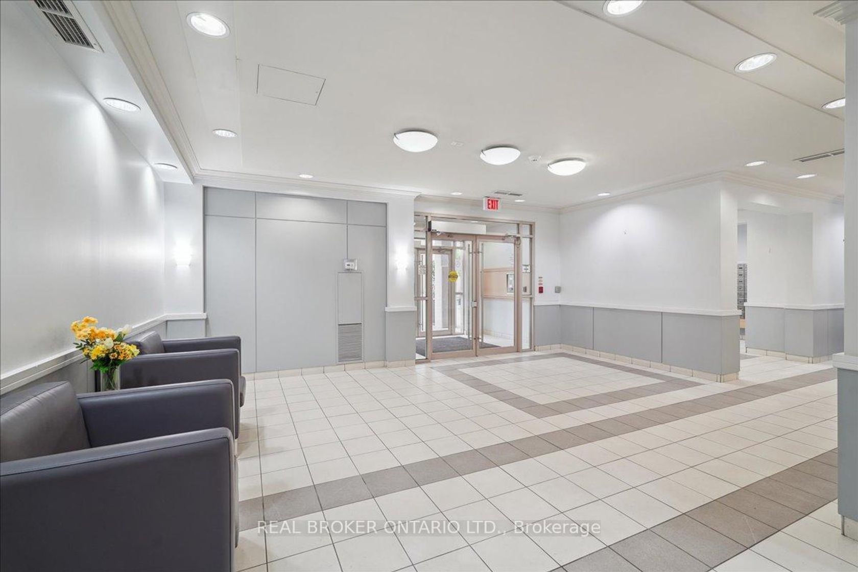 Photo 5 at 926 - 3650 Kingston Road, Scarborough Village, Toronto Photo 5 at 926 - 3650 Kingston Road, Scarborough Village, Toronto