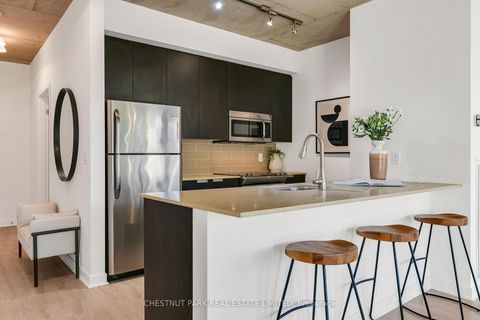 Photo 4 at 610 - 400 Wellington Street, Waterfront Communities C1, Toronto