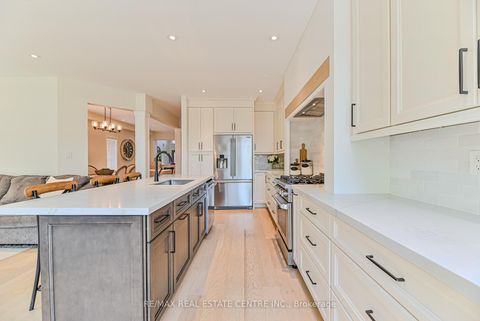 Photo 11 at 2498 Longridge Crescent, RO River Oaks, Oakville