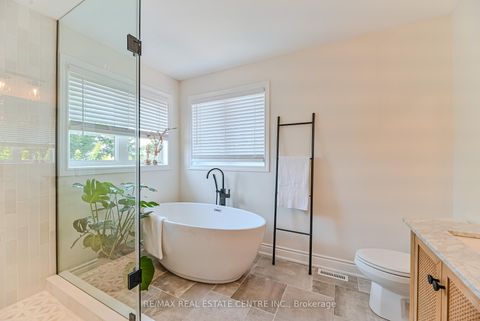 Photo 22 at 2498 Longridge Crescent, RO River Oaks, Oakville