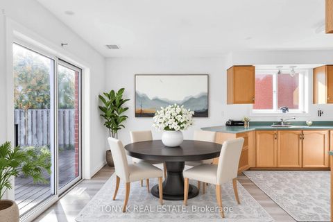 Photo 3 at 108 Kingsridge Road, Bayshore, Barrie Photo 3 at 108 Kingsridge Road, Bayshore, Barrie