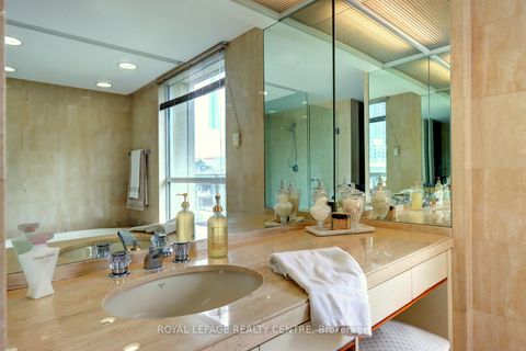 Photo 32 at 401W - 480 Queens Quay W, Waterfront Communities C1, Toronto