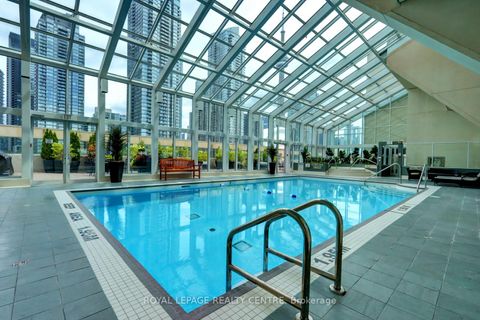 Photo 35 at 401W - 480 Queens Quay W, Waterfront Communities C1, Toronto