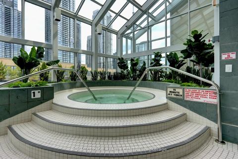 Photo 36 at 401W - 480 Queens Quay W, Waterfront Communities C1, Toronto