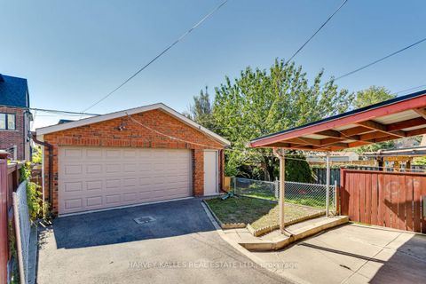 Photo 16 at 7 Mulberry Crescent, Oakwood Village, Toronto