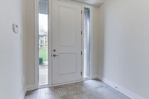 Photo 4 at 7 Adaskin Avenue, Patterson, Vaughan