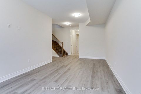 Photo 8 at 7 Adaskin Avenue, Patterson, Vaughan