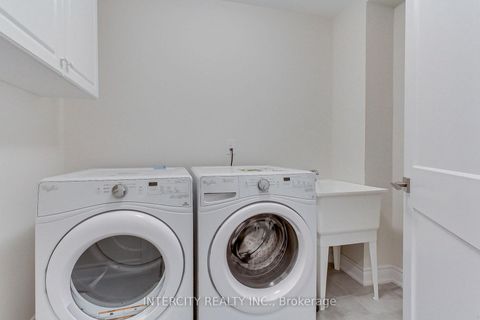 Photo 11 at 7 Adaskin Avenue, Patterson, Vaughan