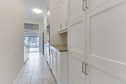 Photo 18 at 7 Adaskin Avenue, Patterson, Vaughan