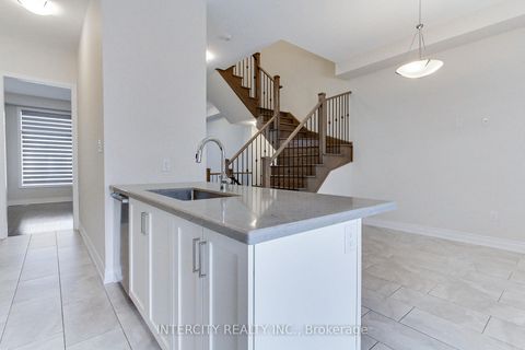 Photo 19 at 7 Adaskin Avenue, Patterson, Vaughan