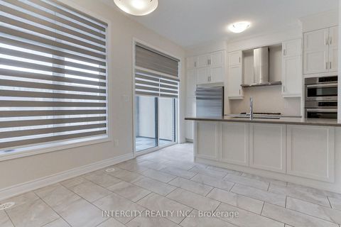 Photo 20 at 7 Adaskin Avenue, Patterson, Vaughan