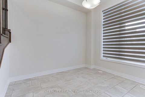 Photo 21 at 7 Adaskin Avenue, Patterson, Vaughan