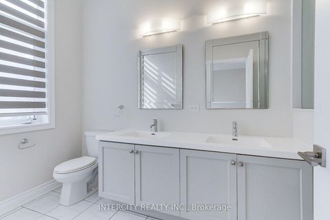 Photo 34 at 7 Adaskin Avenue, Patterson, Vaughan