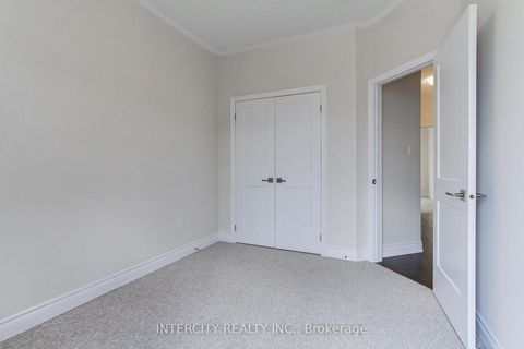 Photo 42 at 7 Adaskin Avenue, Patterson, Vaughan